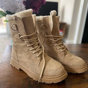 High boots US 7.5